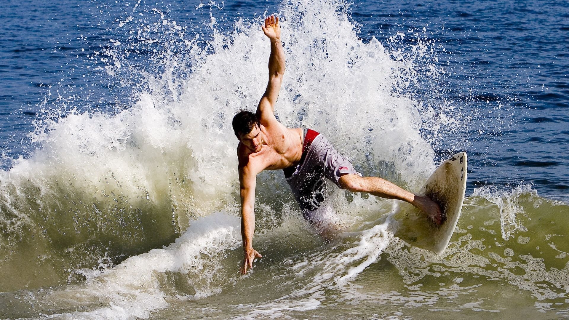 爱游戏登录入口-掘金与盲人作家合作出书，打造听觉篮球纪实